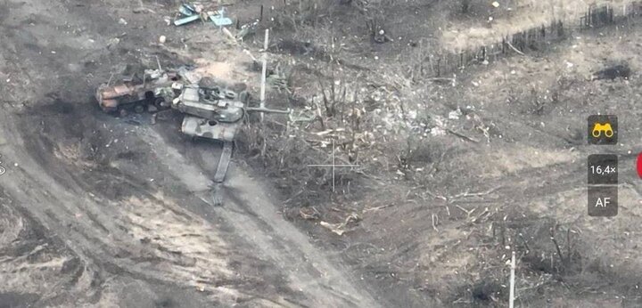 Xe tăng Abrams của Ukraine bị phát hiện đeo ‘gạch’ Kontakt-1 của Liên Xô- Ảnh 2.