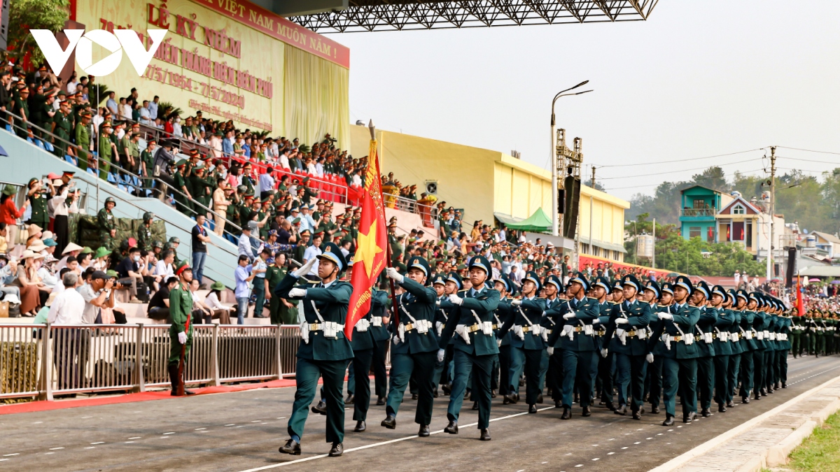 Trưởng ban Tuyên giáo TW dự sơ duyệt Lễ kỷ niệm 70 năm Chiến thắng Điện Biên Phủ- Ảnh 10.