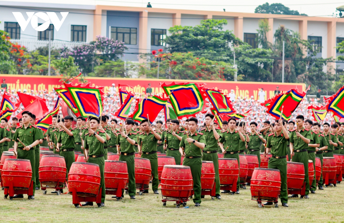 Trưởng ban Tuyên giáo TW dự sơ duyệt Lễ kỷ niệm 70 năm Chiến thắng Điện Biên Phủ- Ảnh 5.