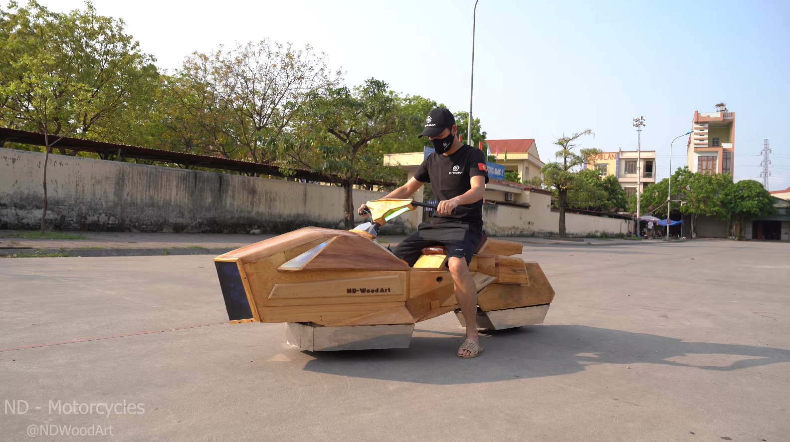 Ông bố 9x Bắc Ninh làm mô tô bay bằng gỗ: Mất gần 2 tháng, không bay được nhưng như lơ lửng trên không- Ảnh 1.