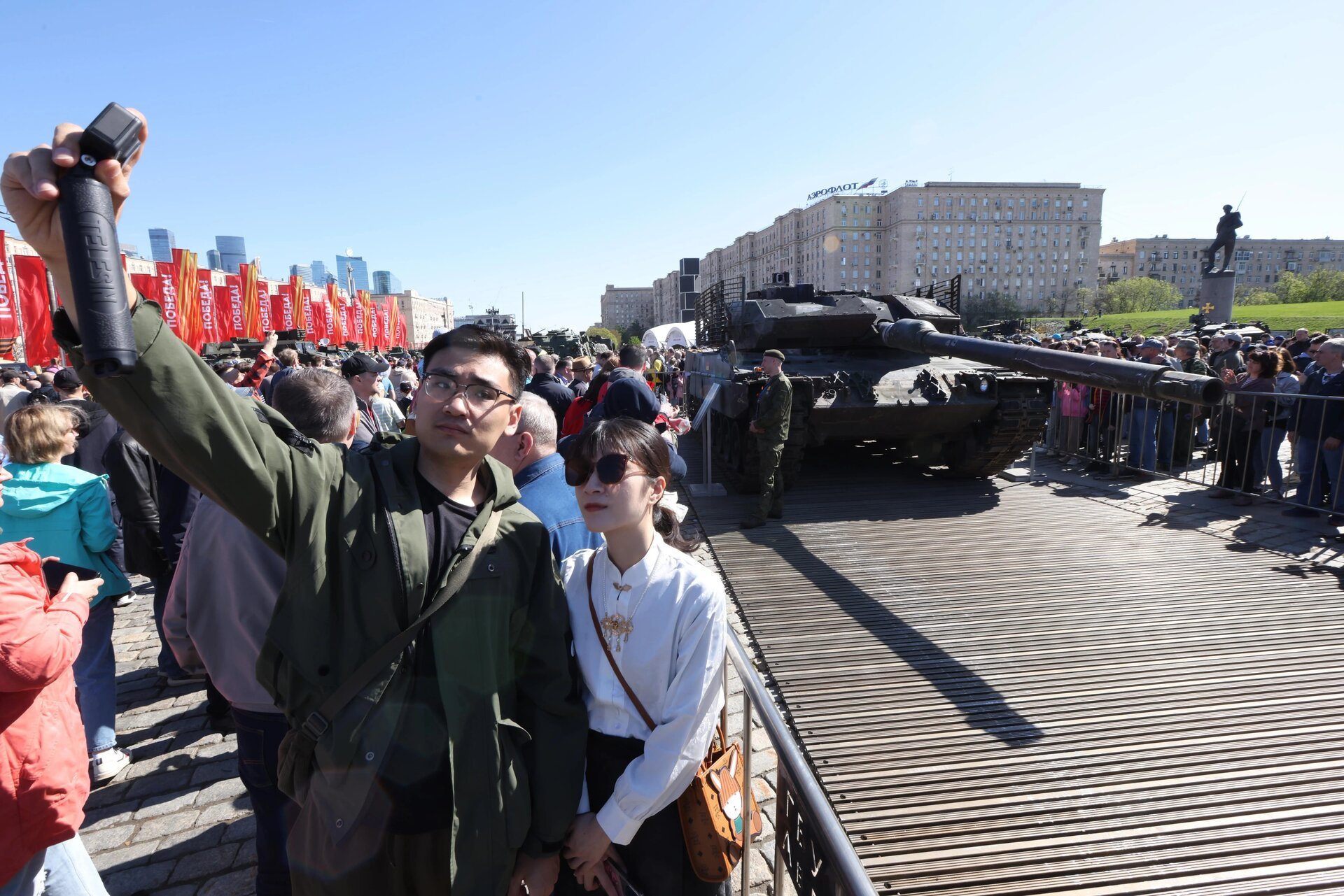 Nga triển lãm khí tài NATO thu từ Ukraine, người dân đổ xô đi xem- Ảnh 7.