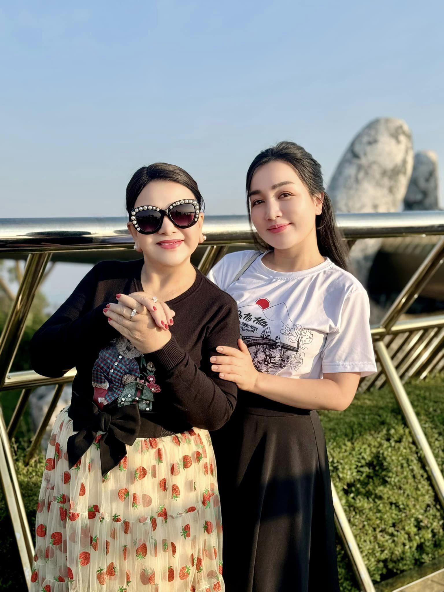 Chuyện ít biết về con gái nuôi ca sĩ Hương Lan: Xinh đẹp, giọng hát ngọt ngào, U40 chưa chồng con- Ảnh 8.