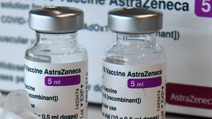 Các nhà khoa học nêu nguyên nhân vaccine COVID-19 AstraZeneca gây cục máu đông- Ảnh 1.