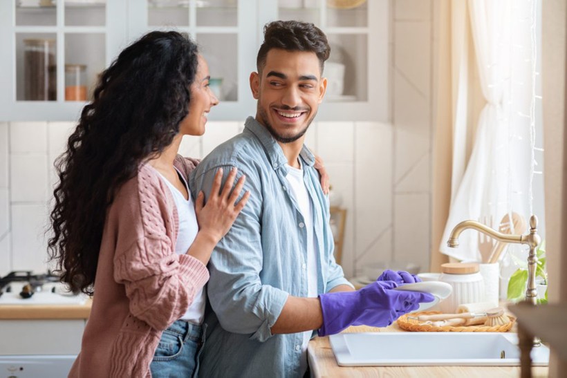 L&yacute; do vợ chồng mới cưới kh&ocirc;ng n&ecirc;n sống chung với bố mẹ- Ảnh 1.