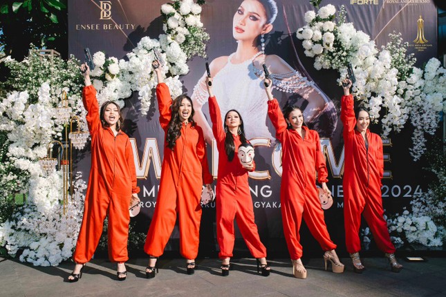 Thí sinh Hoa hậu Hòa bình lố lăng, phản cảm- Ảnh 3.