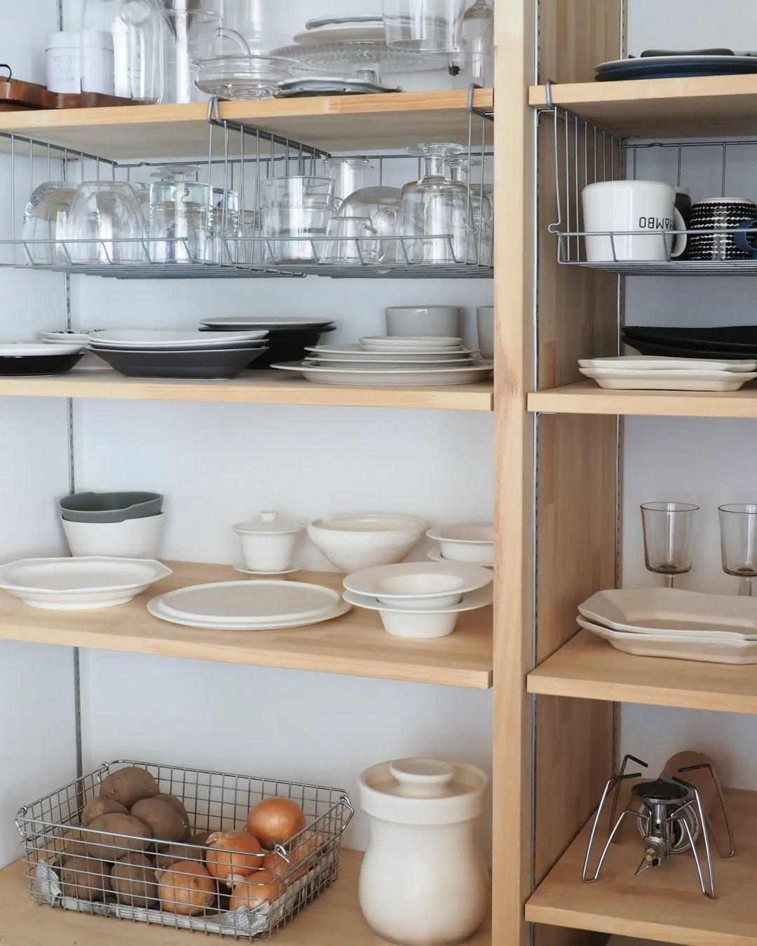 Căn bếp của 3 bà nội trợ Nhật Bản cực kỳ gọn gàng và có khả năng lưu trữ tuyệt vời- Ảnh 5. Căn bếp của 3 bà nội trợ Nhật Bản cực kỳ gọn gàng và có khả năng lưu trữ tuyệt vời- Ảnh 5.