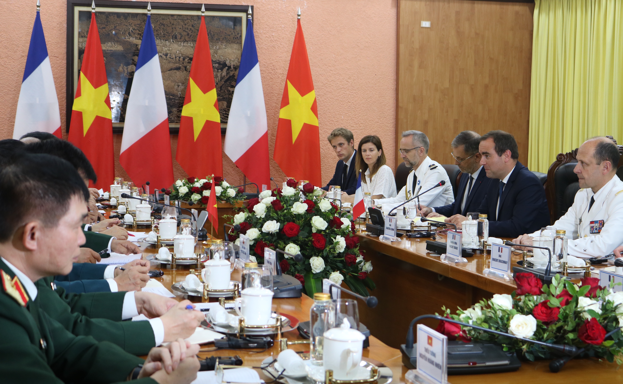 Đại tướng Phan Văn Giang đón Bộ trưởng Bộ Quân đội Pháp thăm Việt Nam- Ảnh 12.