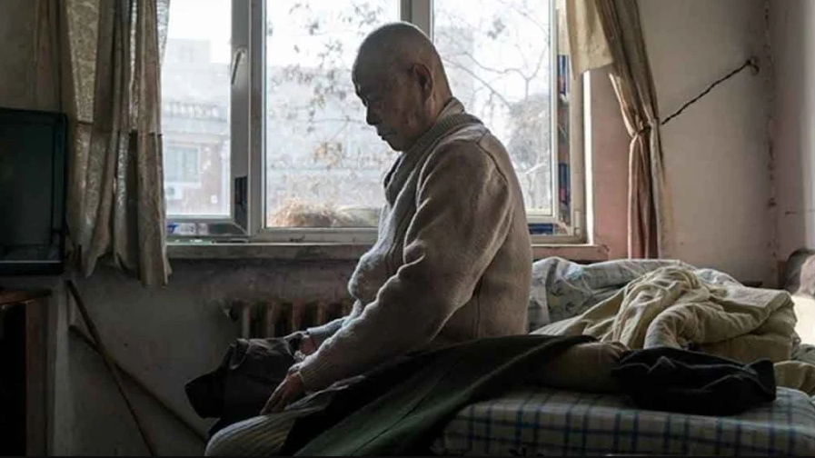 57 tuổi vợ qua đời, tôi bán căn nhà dưới quê về ở với con trai được nửa năm thì bị đuổi đi, biết được nguyên nhân thật sự, tôi oà khóc- Ảnh 2. 57 tuổi vợ qua đời, tôi bán căn nhà dưới quê về ở với con trai được nửa năm thì bị đuổi đi, biết được nguyên nhân thật sự, tôi oà khóc- Ảnh 2.