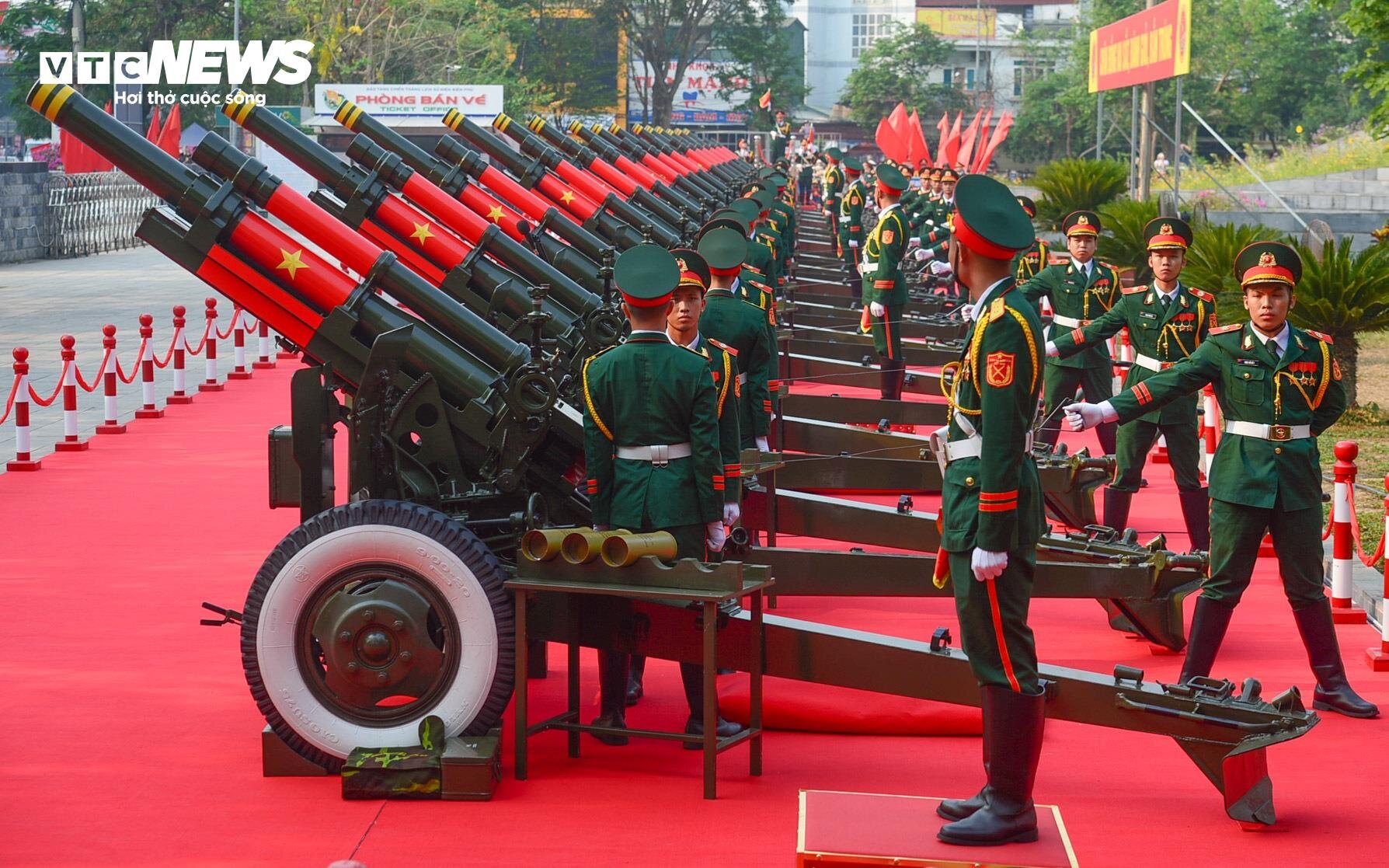 Dàn đại bác khai hoả trong lễ tổng duyệt 70 năm Chiến thắng Điện Biên Phủ- Ảnh 6.