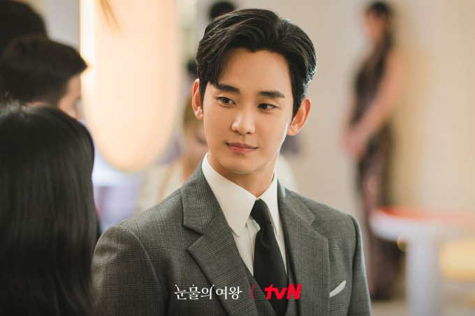Từng có quá khứ chụp ảnh nội y và đốt trường gây sốc, nay Kim Soo Hyun lột xác thành nam thần đắt giá nhất Kbiz- Ảnh 1.