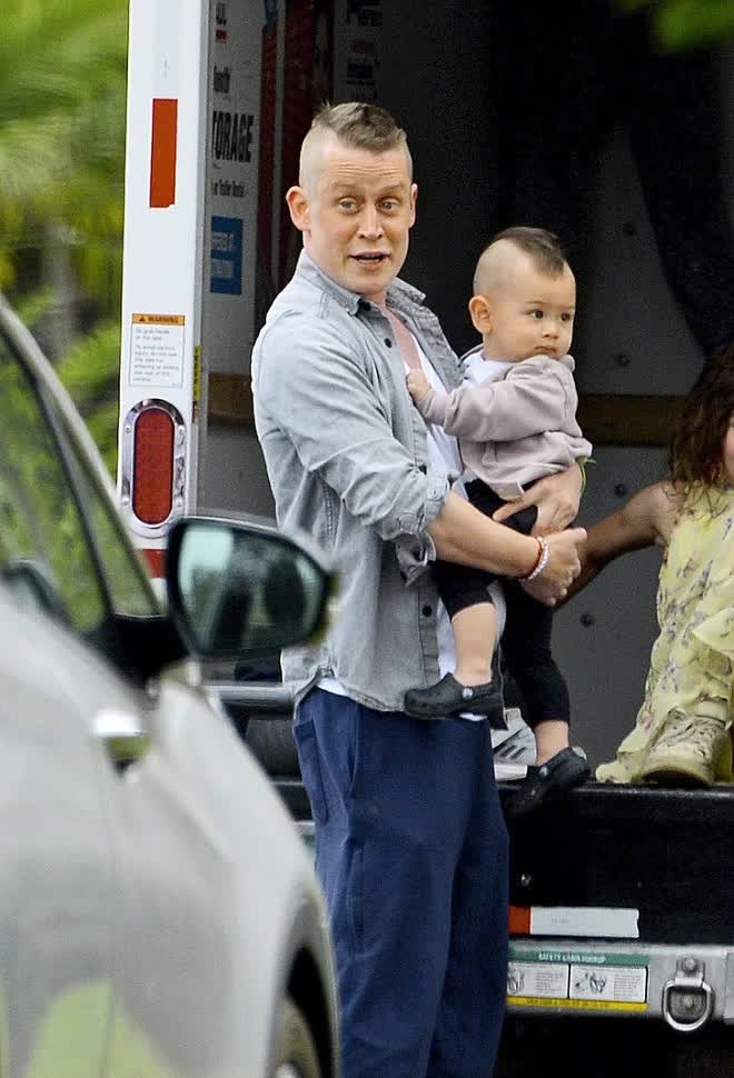 Sao nhí Ở Nhà Một Mình: Thành triệu phú năm 12 tuổi, trượt dài trong ma túy trước khi làm lại cuộc đời nhờ minh tinh H'Mông- Ảnh 16. Sao nhí Ở Nhà Một Mình: Thành triệu phú năm 12 tuổi, trượt dài trong ma túy trước khi làm lại cuộc đời nhờ minh tinh H'Mông- Ảnh 16.