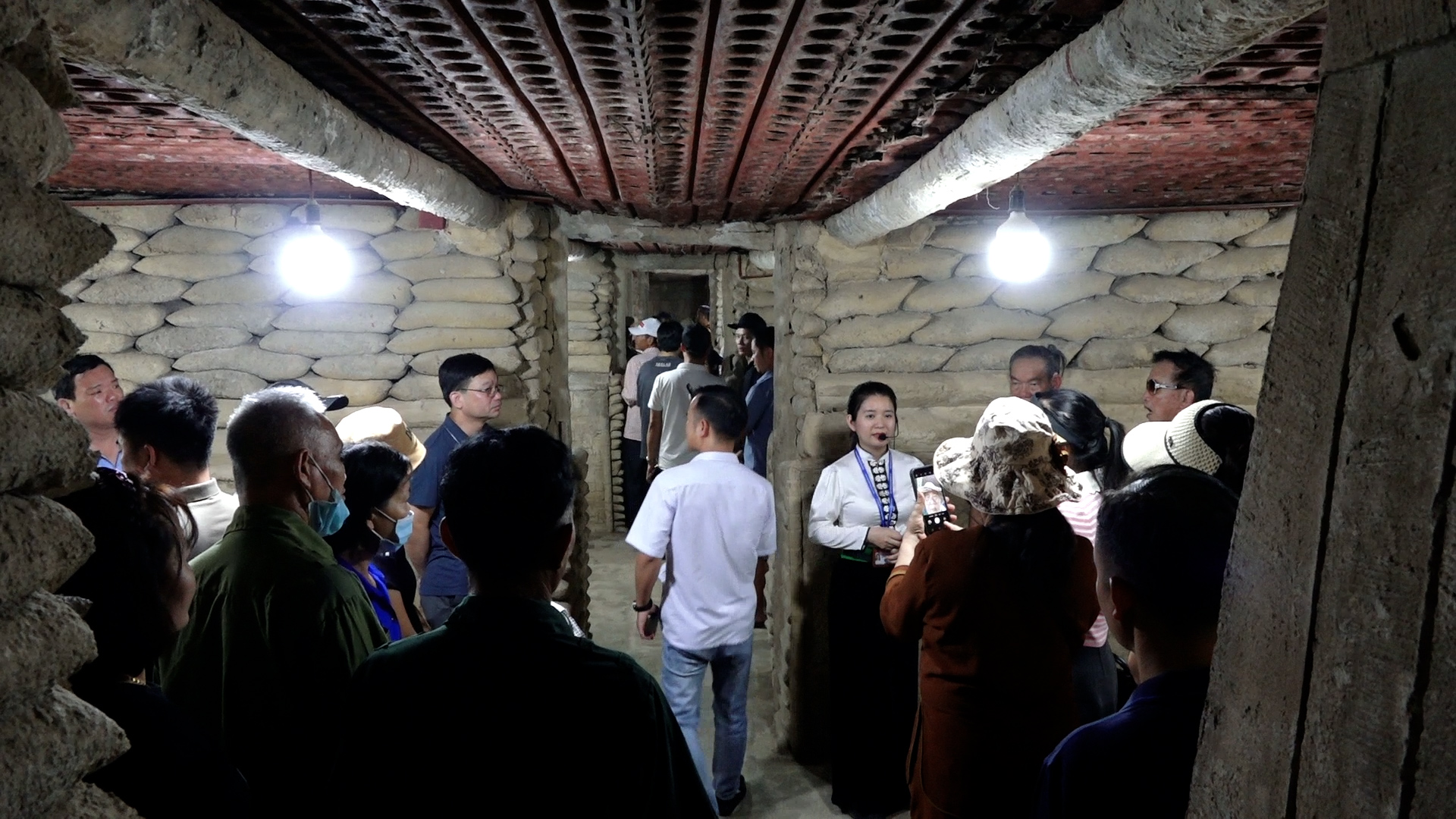 Có gì bên trong căn hầm đặc biệt, nơi bắt sống tướng Đờ Cát 70 năm trước, gây 