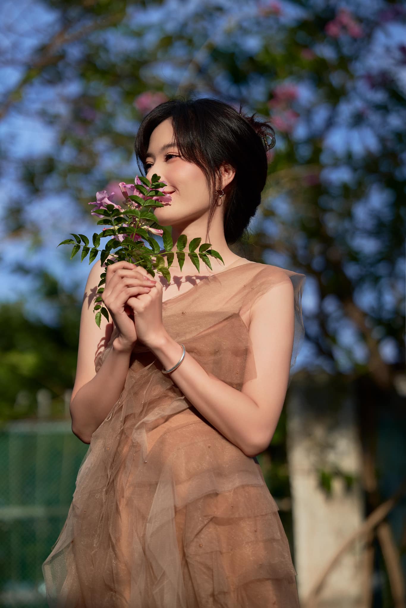 Phản ứng của Nam Em khi bị chê xấu, hát dở, mất show- Ảnh 4. Phản ứng của Nam Em khi bị chê xấu, hát dở, mất show- Ảnh 4.