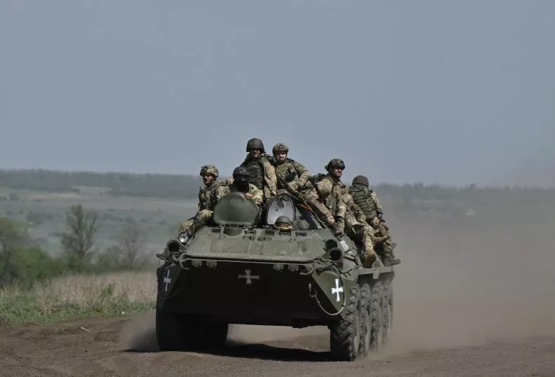 Nga huy động hơn 20.000 quân áp sát pháo đài chiến lược Chasov Yar- Ảnh 1.