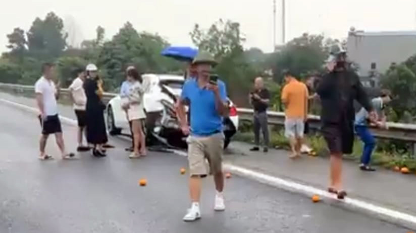 Ảnh TNGT: Tai nạn liên hoàn với 6 xe trên cao tốc Nội Bài – Lào Cai- Ảnh 23.