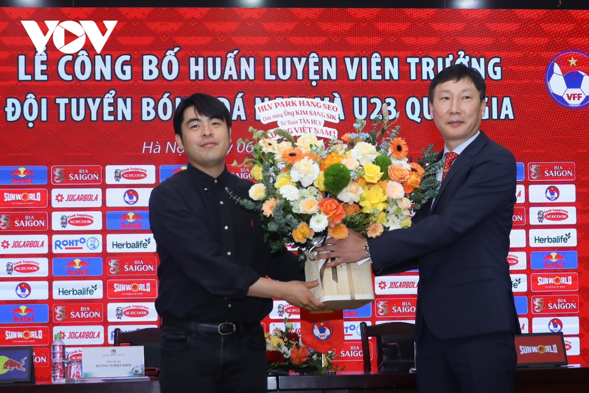 HLV Kim Sang Sik đối diện khó khăn trận ra mắt ĐT Việt Nam- Ảnh 1.