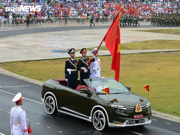 Cận cảnh mẫu xe VinFast độc lạ trong lễ kỷ niệm 70 năm chiến thắng Điện Biên Phủ- Ảnh 1.