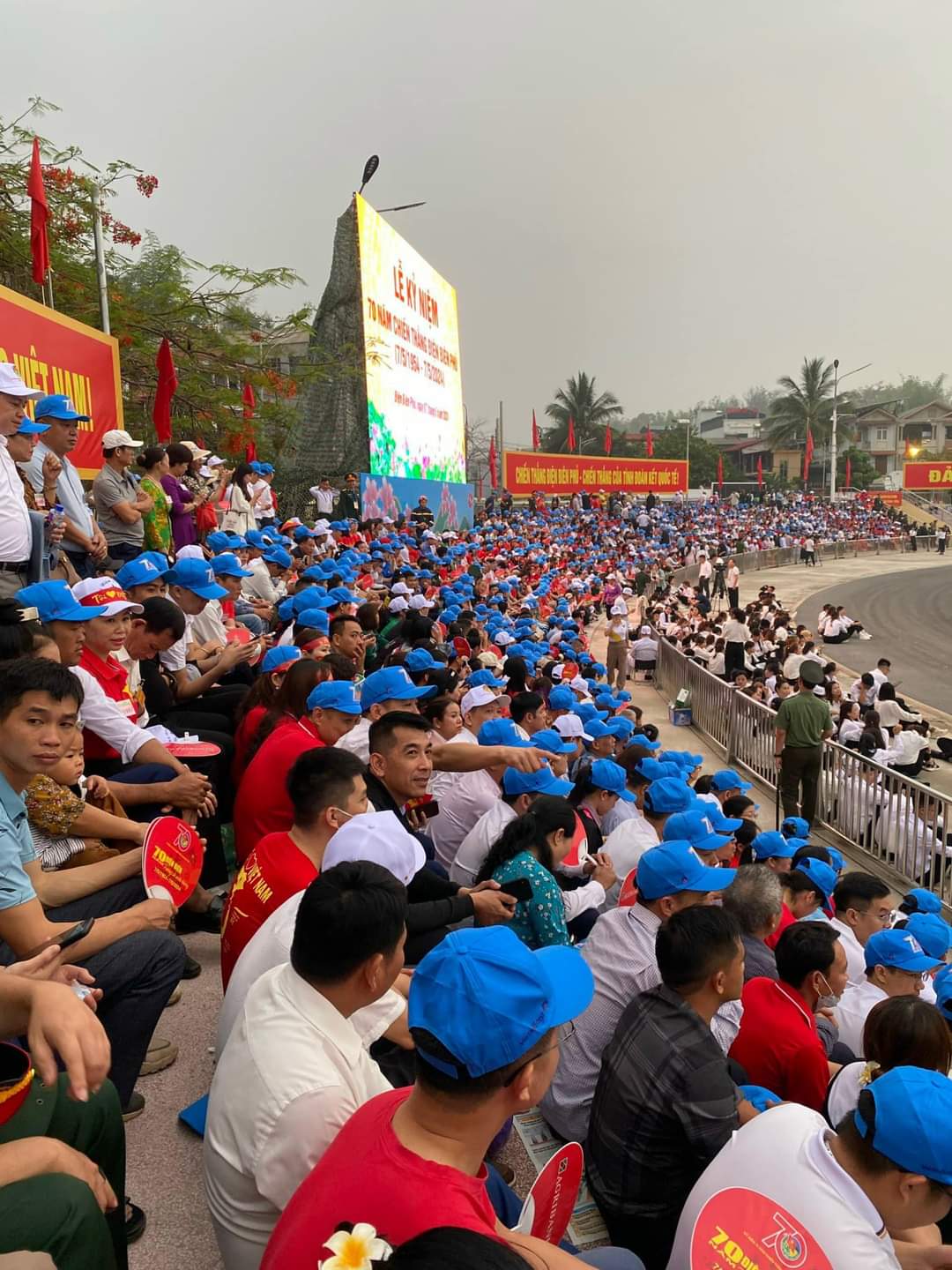 Cập nhật: Lễ diễu binh hào hùng chưa từng có trong lịch sử với 12.000 người, 12 máy bay ở Điện Biên Phủ- Ảnh 26.