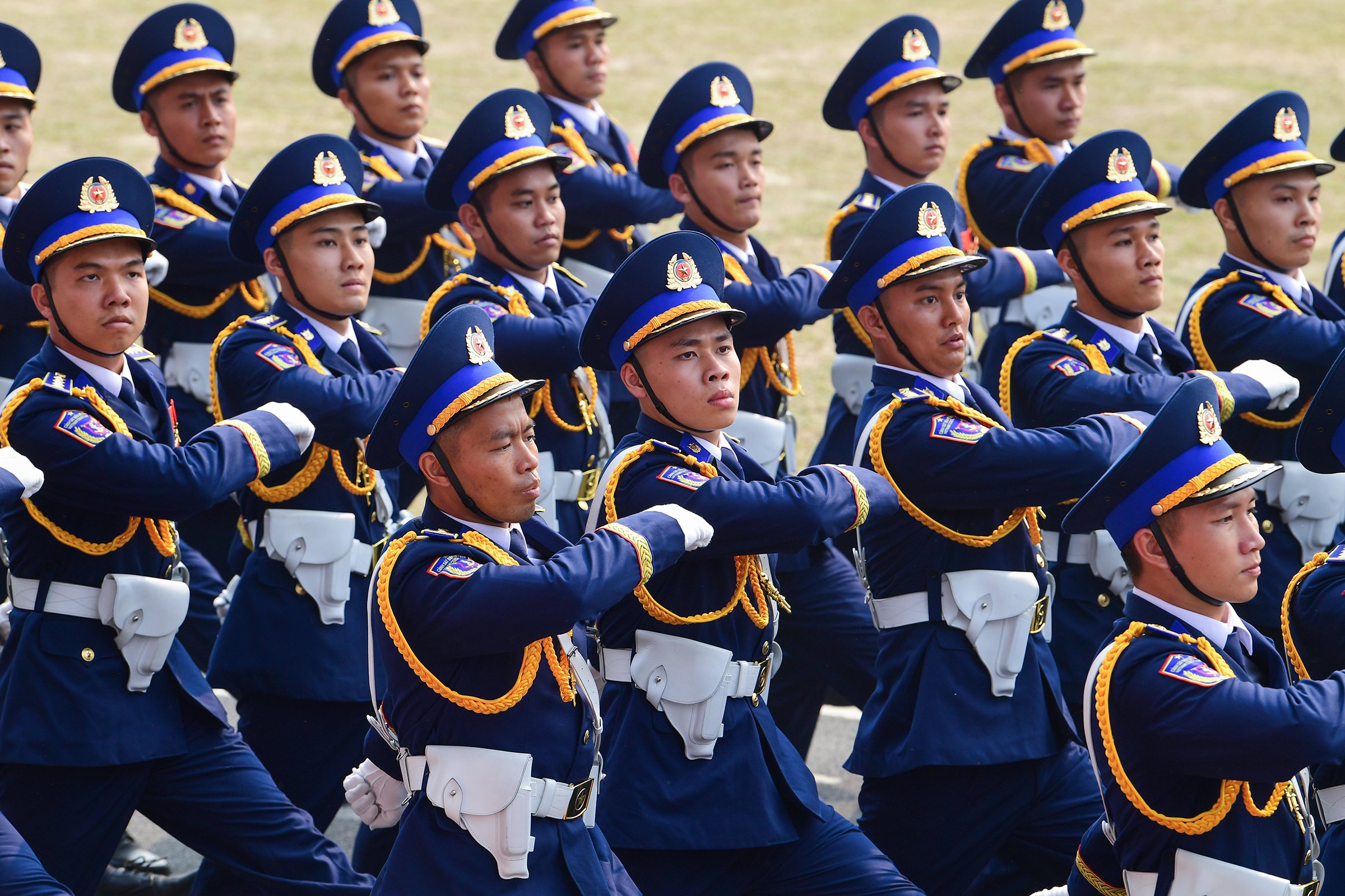 Lễ diễu binh oai hùng và đầy tự hào của 12.000 người - những hình ảnh đi vào lịch sử ở Điện Biên Phủ- Ảnh 15.