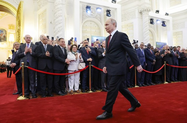 Chuyến thăm nước ngoài đầu tiên của Tổng thống Nga Putin sau khi nhậm chức- Ảnh 1.