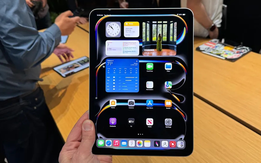 Trên tay iPad Pro 13 inch (2024): Thiết kế, sức mạnh, độ mỏng - Chỉ có thể gói gọn trong hai từ 'kiệt tác'