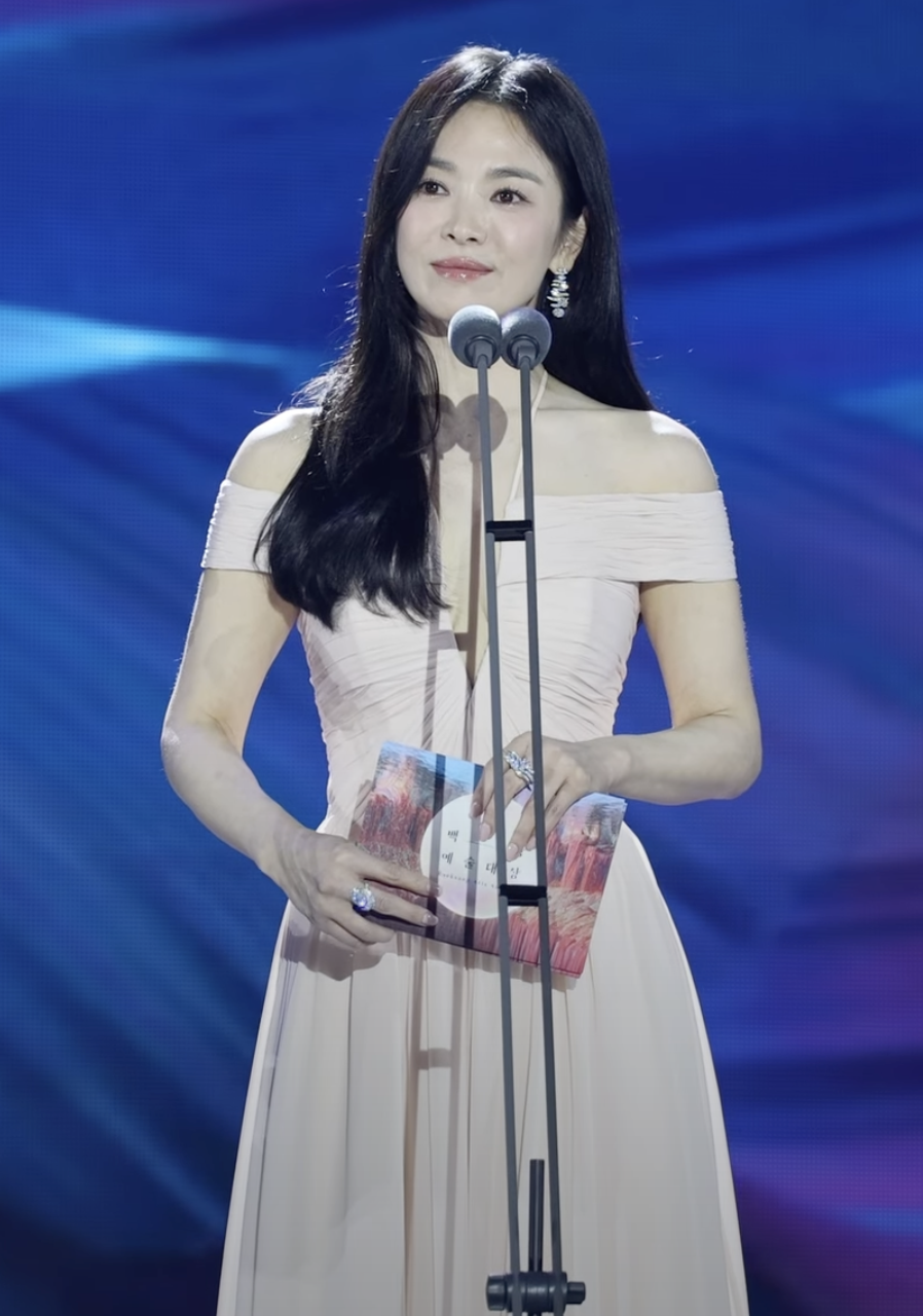 Vẻ đẹp tuổi 43 của Song Hye Kyo- Ảnh 6.