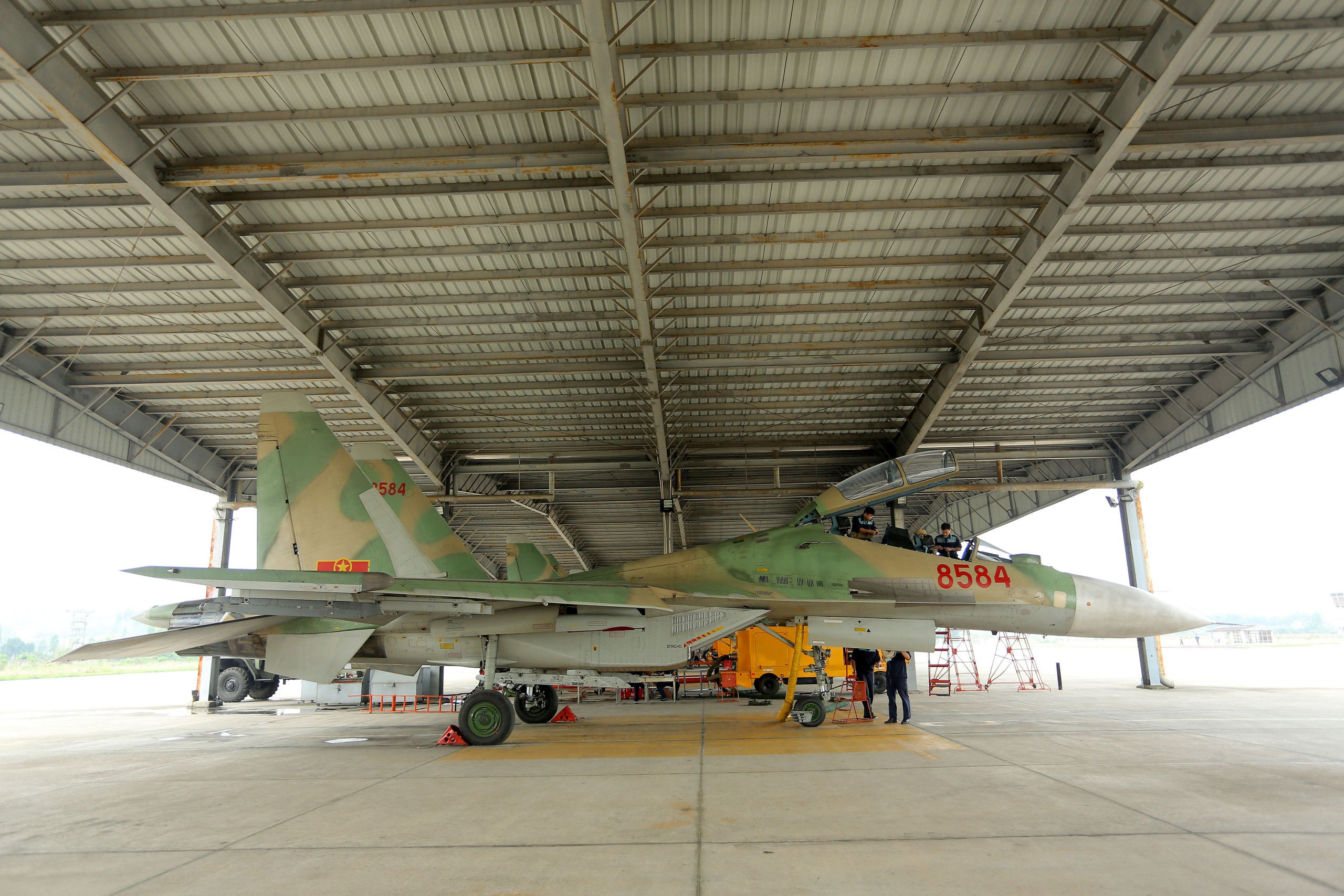 'Soi' chiếc ghế phóng an toàn 120kg trên tiêm kích Su-30MK2 hiện đại nhất của Không quân Việt Nam- Ảnh 1.