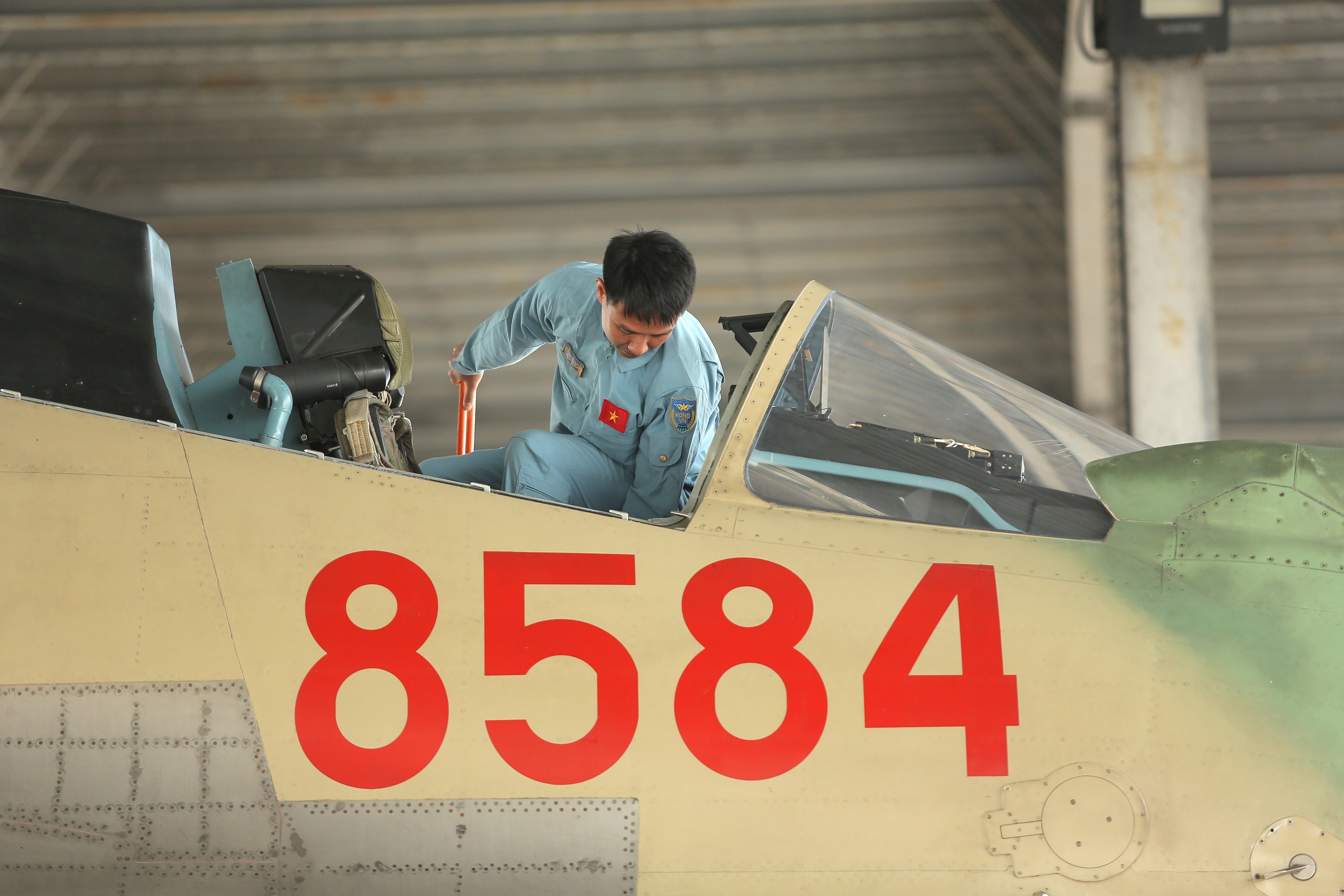 'Soi' chiếc ghế phóng an toàn 120kg trên tiêm kích Su-30MK2 hiện đại nhất của Không quân Việt Nam- Ảnh 2.