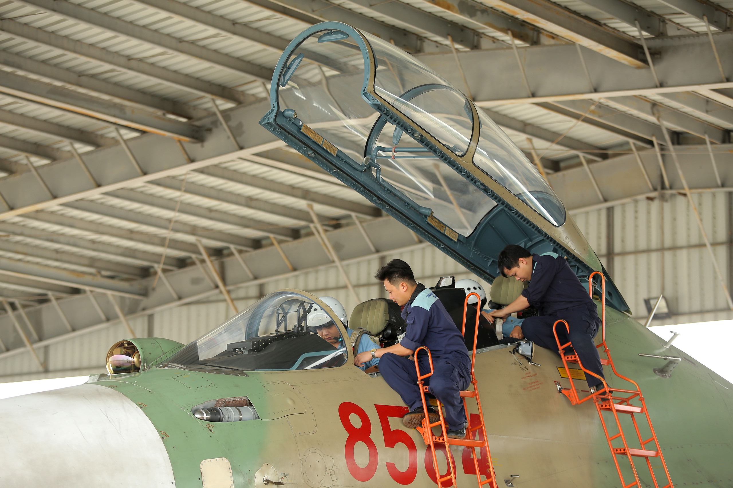 'Soi' chiếc ghế phóng an toàn 120kg trên tiêm kích Su-30MK2 hiện đại nhất của Không quân Việt Nam- Ảnh 5.