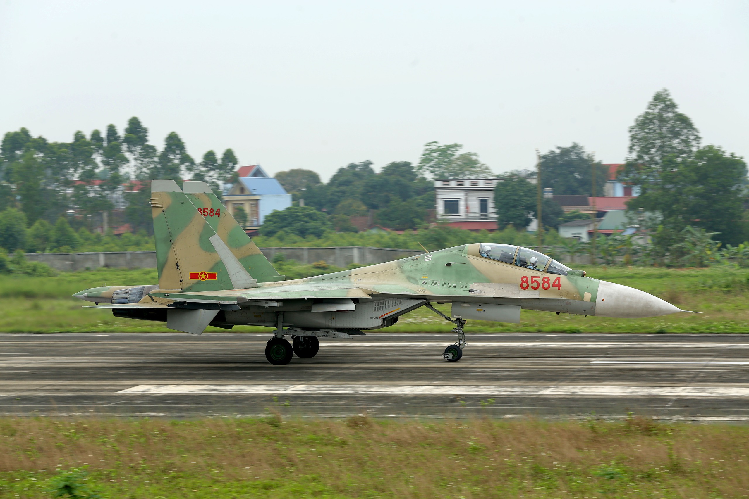 'Soi' chiếc ghế phóng an toàn 120kg trên tiêm kích Su-30MK2 hiện đại nhất của Không quân Việt Nam- Ảnh 10.
