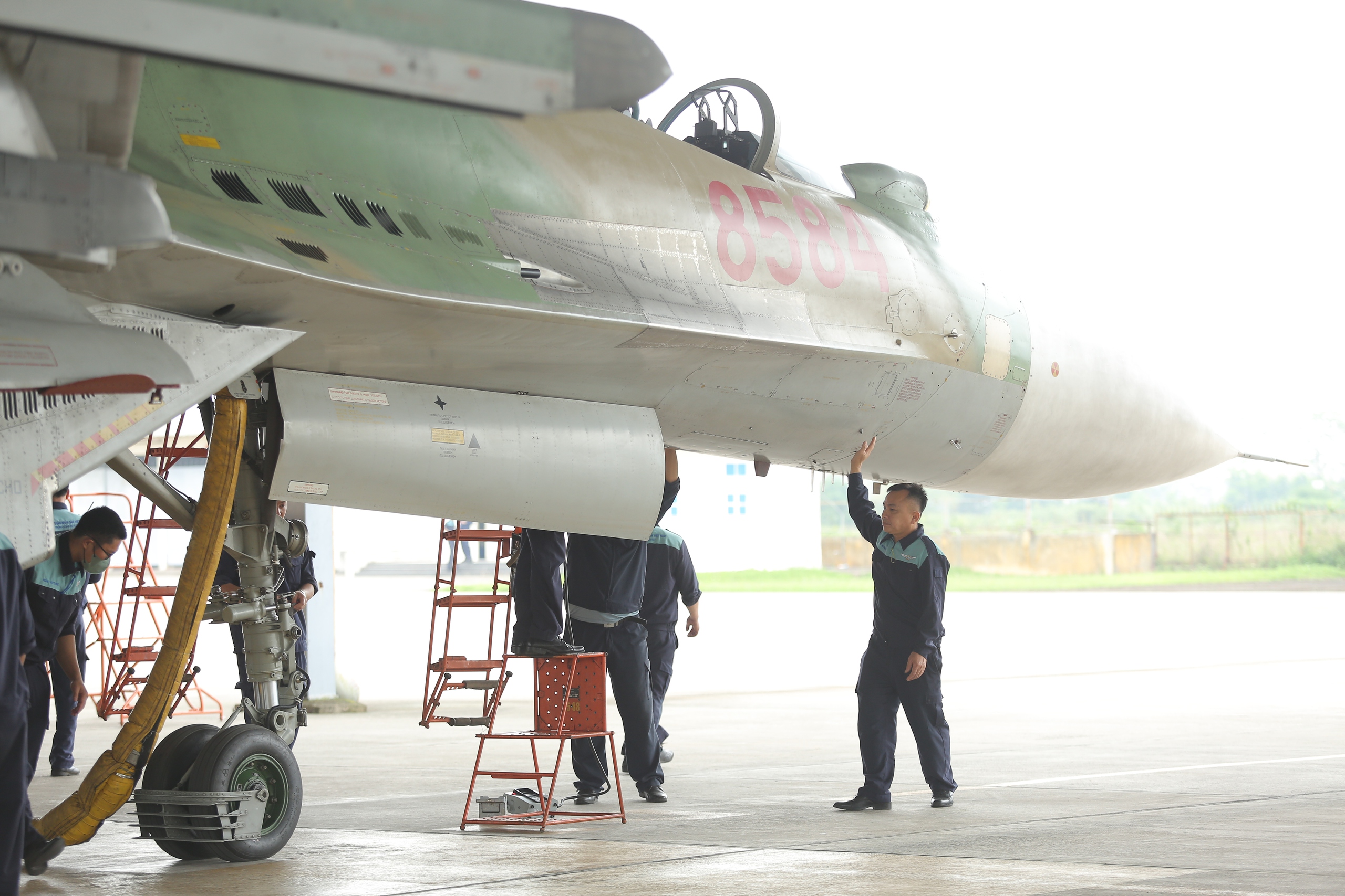 'Soi' chiếc ghế phóng an toàn 120kg trên tiêm kích Su-30MK2 hiện đại nhất của Không quân Việt Nam- Ảnh 12.