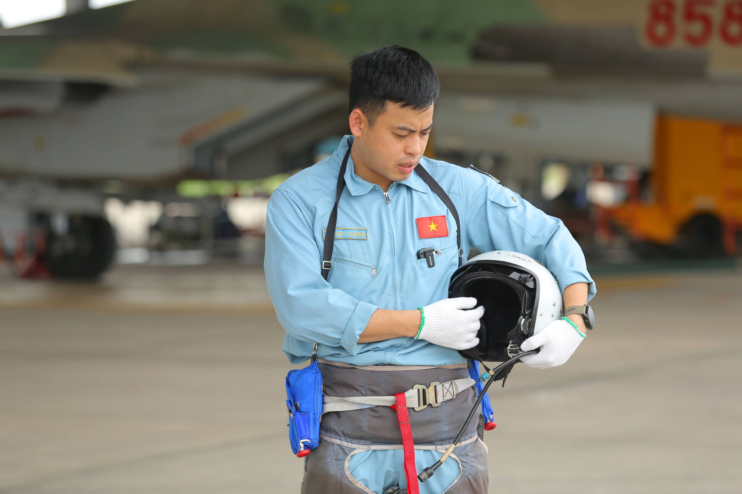 'Soi' chiếc ghế phóng an toàn 120kg trên tiêm kích Su-30MK2 hiện đại nhất của Không quân Việt Nam- Ảnh 16.