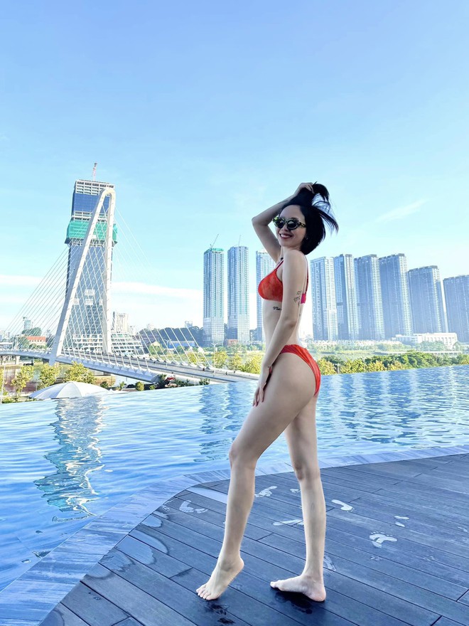 Tóc Tiên khoe ảnh bikini nóng hừng hực giữa nghi vấn mang thai, netizen thắc mắc: "Hình cũ phải không?"- Ảnh 3.