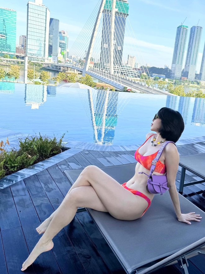 Tóc Tiên khoe ảnh bikini nóng hừng hực giữa nghi vấn mang thai, netizen thắc mắc: "Hình cũ phải không?"- Ảnh 2.