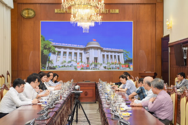 TS. Nguyễn Trí Hiếu: 'Rất lạ là những ngày qua chưa có gia đình nào ở Việt Nam bị cướp vàng'- Ảnh 1.