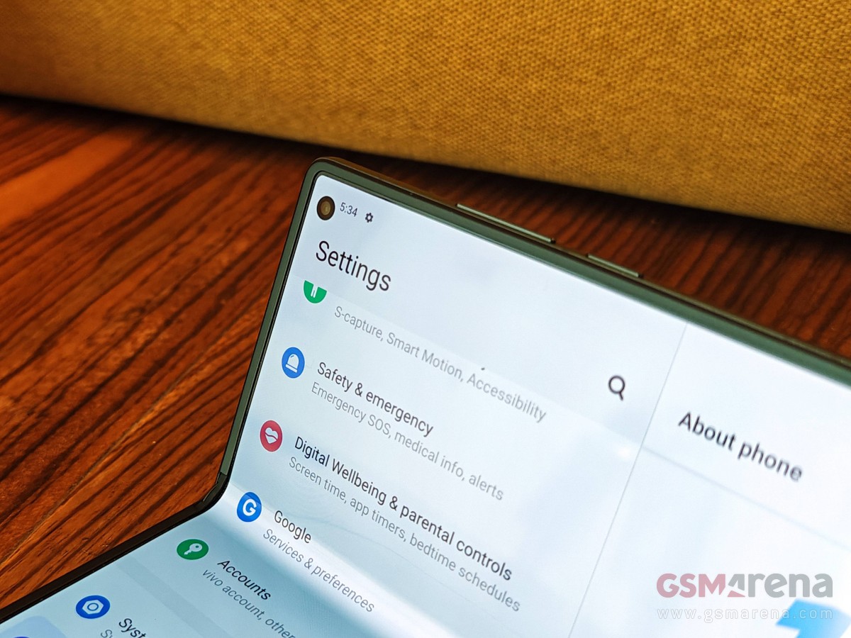Chiếc điện thoại màn hình gập "cả gan" thách thức Galaxy Z Fold5 của Samsung- Ảnh 5.