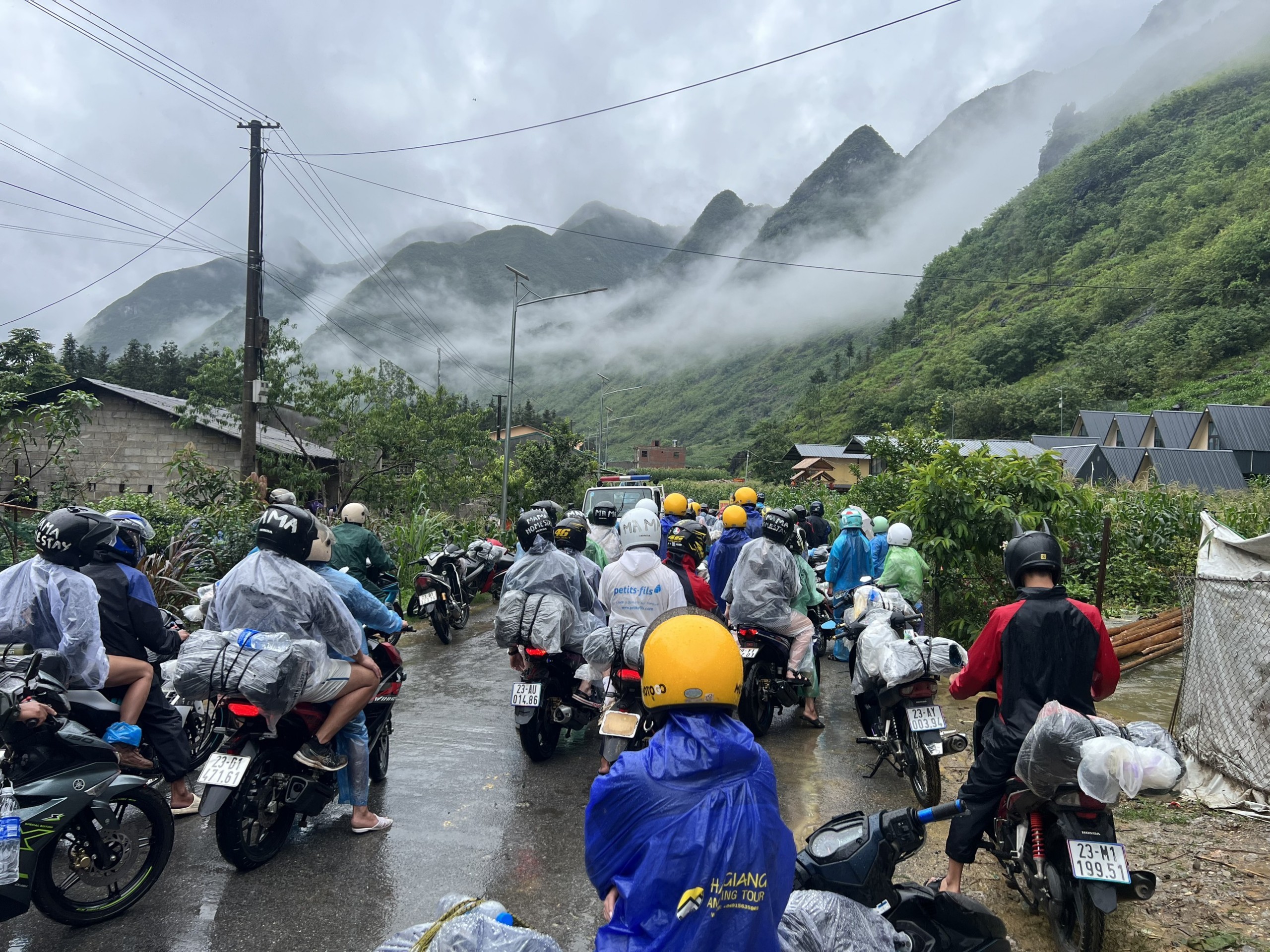 [ẢNH] Mưa ngập 'lịch sử' ở Hà Giang: Lũ trên sông Lô cao nhất trong gần 40 năm, 3 người tử vong- Ảnh 2.