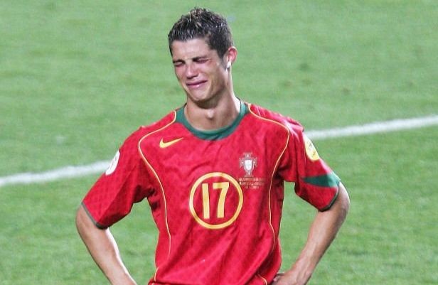 Ngày Ronaldo òa khóc như đứa trẻ ở EURO 2004- Ảnh 2.