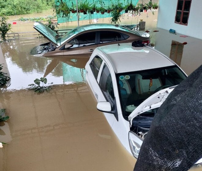 Quốc lộ 3 ở Thái Nguyên ngập hơn nửa mét, ô tô chới với giữa dòng nước- Ảnh 3.