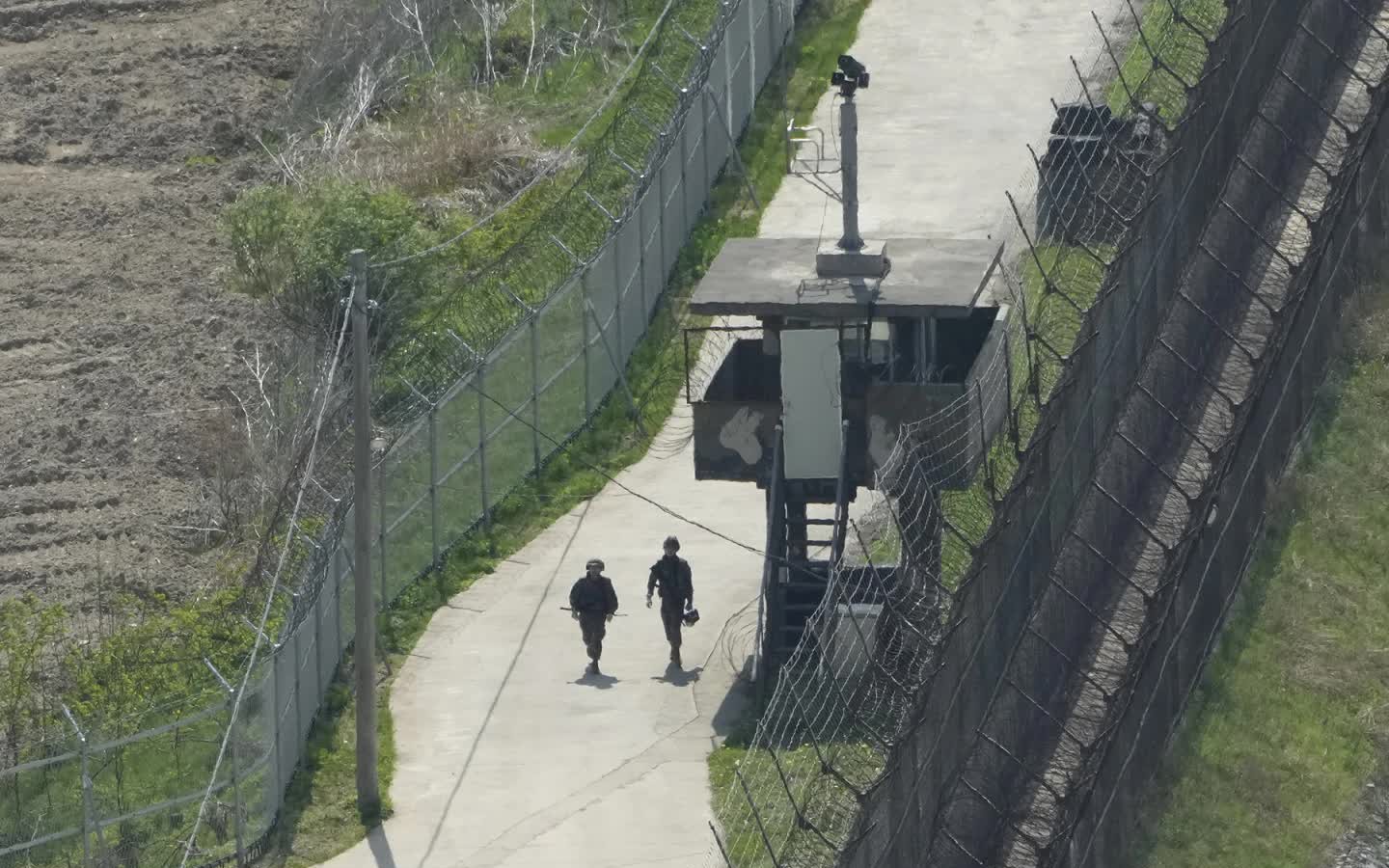 Hàn Quốc: Binh sĩ Triều Tiên xâm phạm biên giới, phải nổ súng cảnh cáo