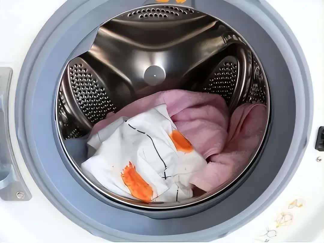 Đừng bao giờ sử dụng máy giặt như thế này, càng giặt quần áo càng bẩn và bạn có thể mắc các bệnh về da- Ảnh 1.
