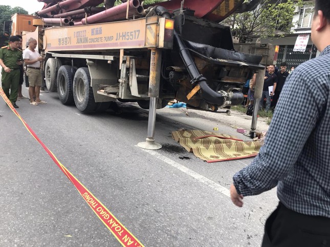 Ba ông cháu ở Thanh Hóa bị cuốn vào gầm xe bơm bê tông, hai người tử vong- Ảnh 2.
