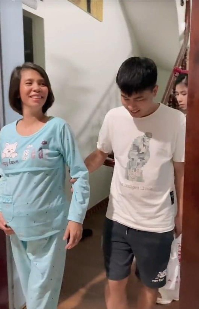 Chuyện cặp đôi U50 Hà Nội có con bằng IVF: Bố bỉm không ngần ngại đáp trả lời dè bỉu- Ảnh 5.