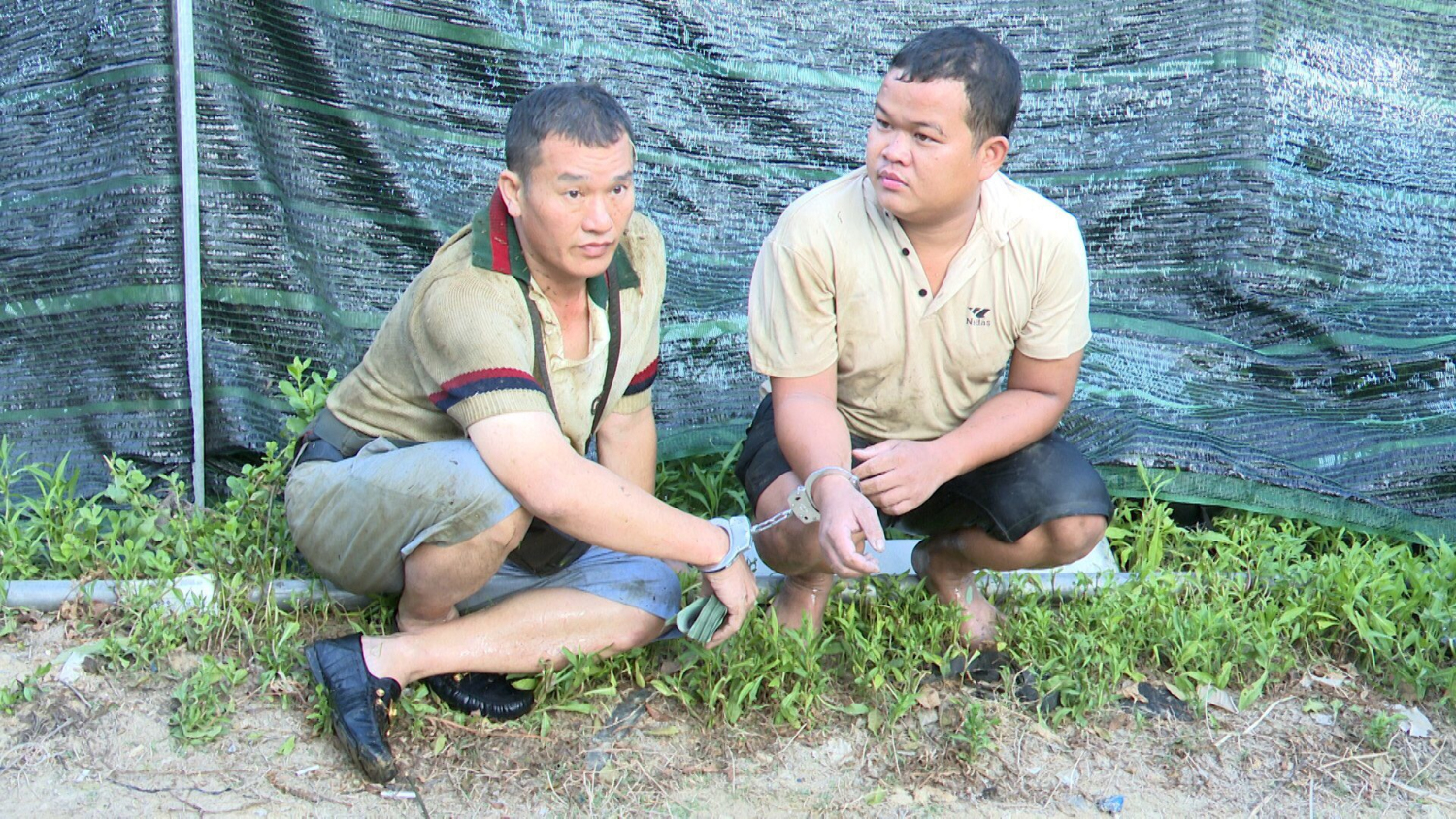 [ẢNH] Cận cảnh sới bạc "khủng" đích thân GĐ Công an tỉnh Quảng Trị chỉ đạo triệt phá, thu giữ tiền tỷ- Ảnh 5.