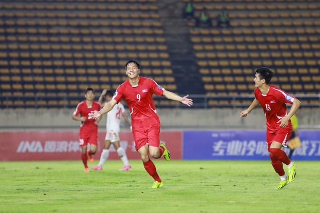 Vùi dập Myanmar, tuyển Triều Tiên giành vé vào vòng loại 3 World Cup 2026 khu vực châu Á- Ảnh 2.