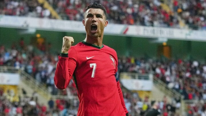 Ronaldo hứa không chống đối HLV Bồ Đào Nha- Ảnh 1.