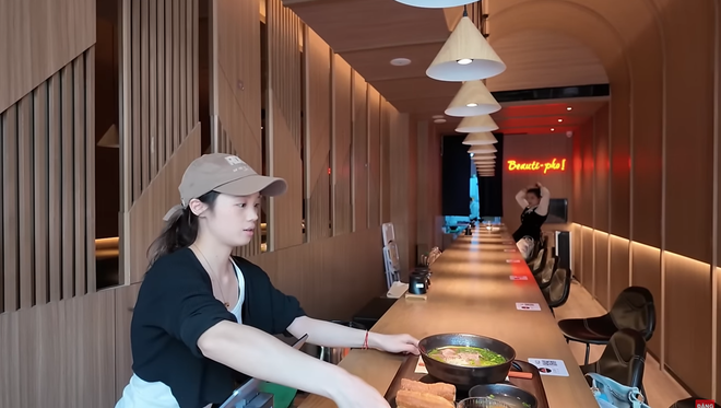 2 hàng quán ẩm thực Việt hot bậc nhất Thượng Hải: Ngoài phở của Chi Pu còn có một thương hiệu cà phê nổi tiếng- Ảnh 3.