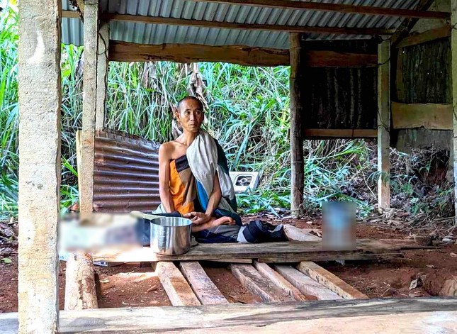 Hàng trăm người tìm đến nơi ông Thích Minh Tuệ ẩn tu: Người nhà gửi đơn đề nghị xử lý các trường hợp lợi dụng hình ảnh, livestream- Ảnh 2.