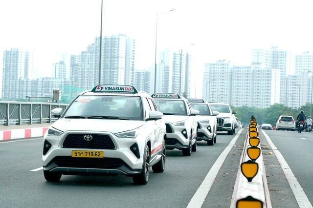 Không phải xe xăng, chẳng phải xe điện: Vinasun ra mắt dịch vụ taxi hybrid đầu tiên tại Việt Nam, sắp mua thêm 2.000 chiếc của Toyota- Ảnh 3.