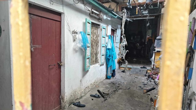 Vụ cháy nhà trong đêm ở Hà Nội: 6 người trong gia đình kịp thời thoát nạn- Ảnh 5.